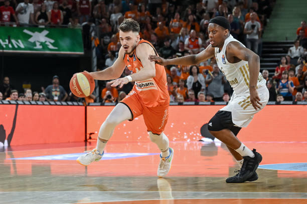 随着联赛的 随着联赛的