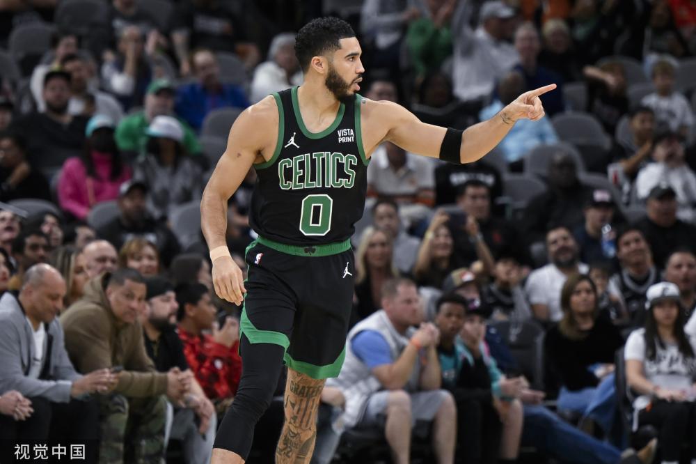 仅展现了他 仅展现了他