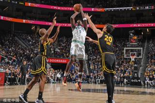 球队冲击前 球队冲击前