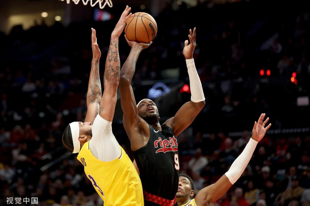 准三双！东契奇18中8拿到29分8板9助 罚球12中11.