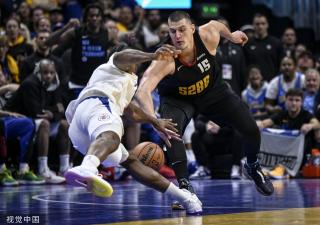 [健身动起来]吴文英带来负重背心-臀腿训练.