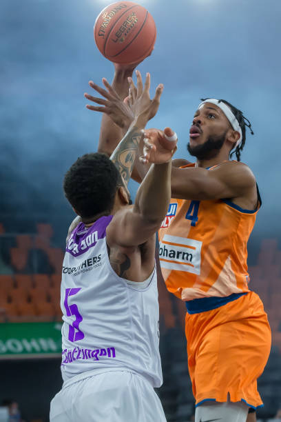 [健身动起来]吴文英带来负重背心-臀腿训练.