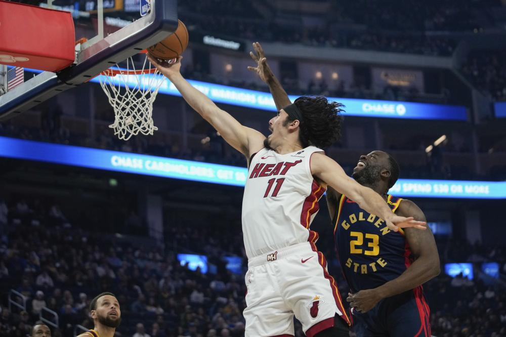 阿森纳曾4次在圣诞节前登顶，但也被曼市双雄四杀无缘夺冠（阿森纳曾四度圣诞前领跑，却被曼市双雄主客场双杀，终与冠军无缘）