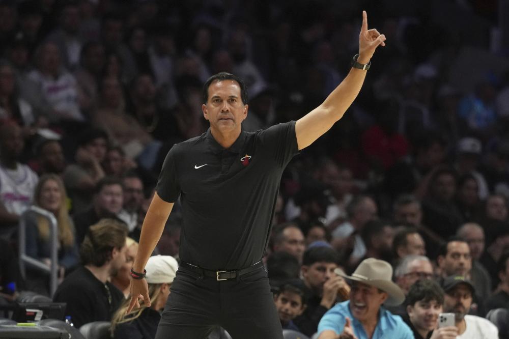 手感火热！布朗干拔三分应声入网